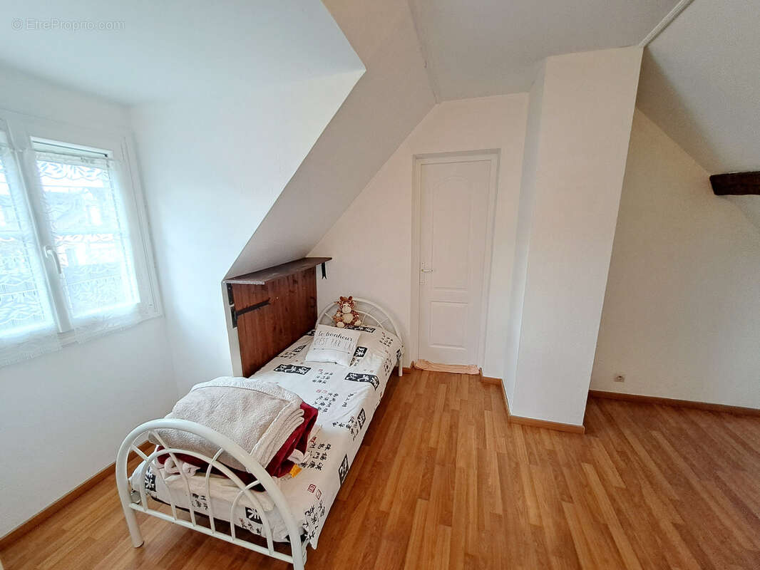 Maison à THORIGNY-SUR-OREUSE