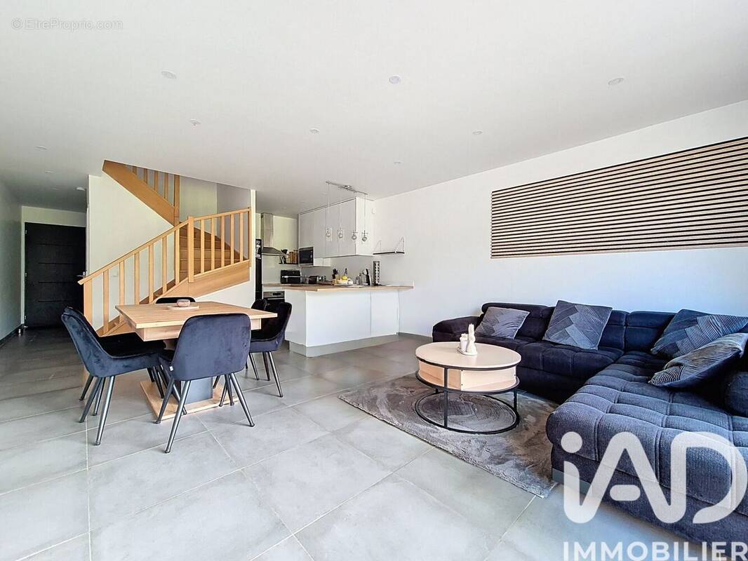 Photo 1 - Maison à VIGNEUX-SUR-SEINE