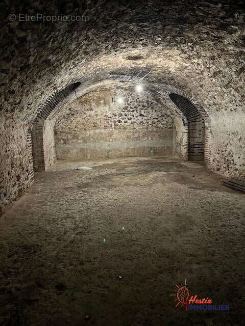 Appartement à AY