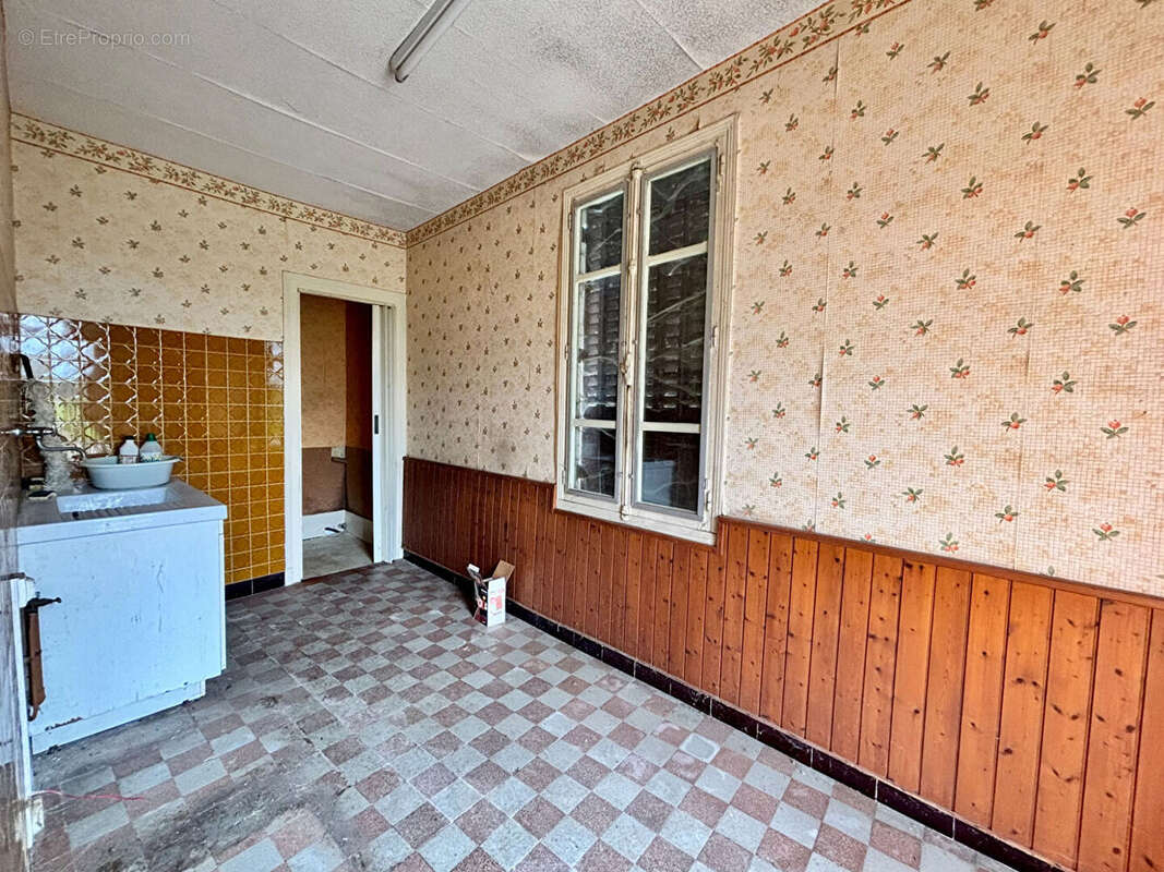 Maison à DURDAT-LAREQUILLE