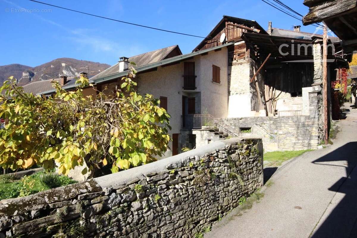 Maison à SAINT-PIERRE-D&#039;ALBIGNY