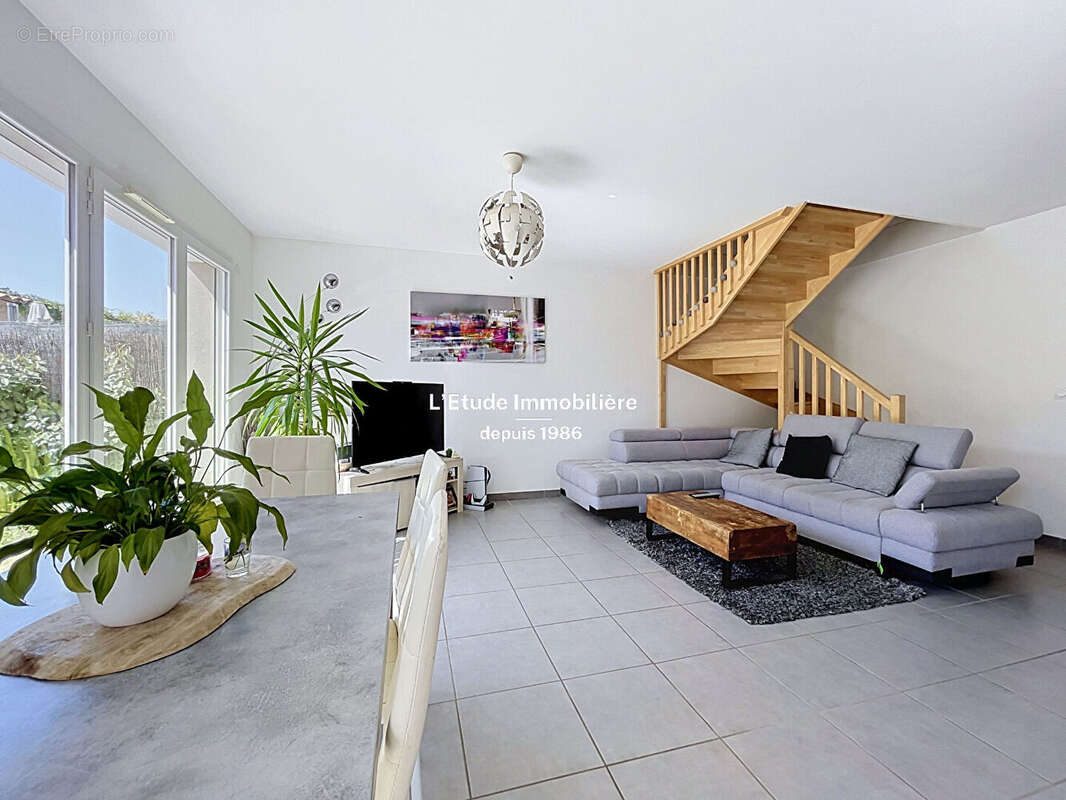 Appartement à RILLIEUX-LA-PAPE