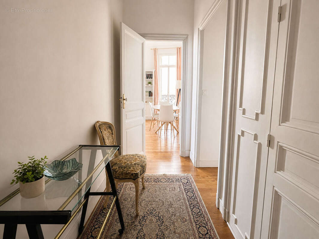 Appartement Marseille 4/5 pièce(s) 130 m2 - photo 4