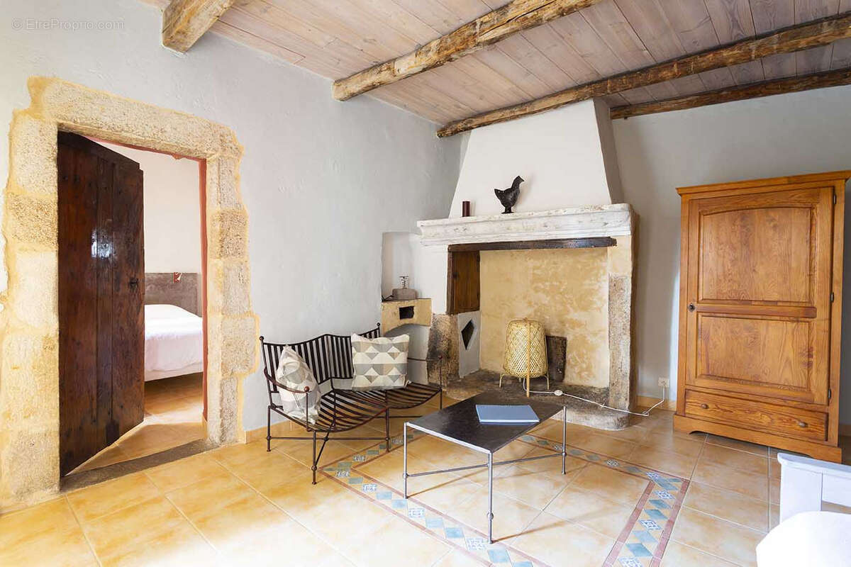 Maison à RUOMS