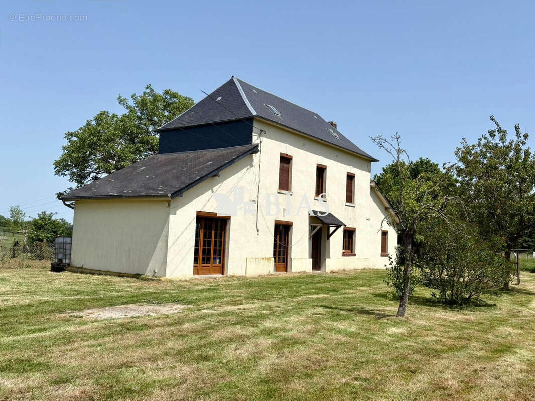 Maison à HAUVILLE