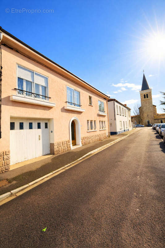 Maison à LE COTEAU