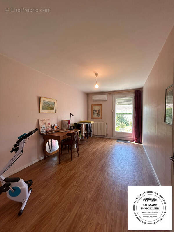 chambre 2 - Maison à ROMANS-SUR-ISERE