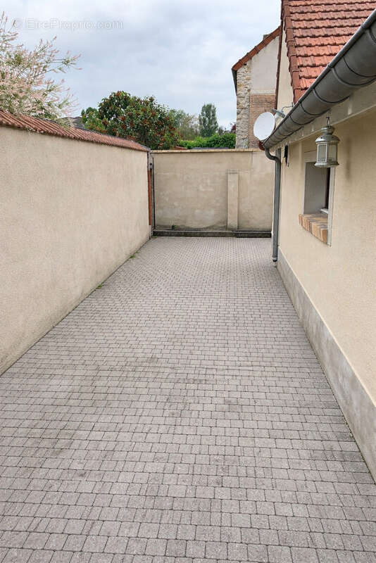 Maison à THOIRY