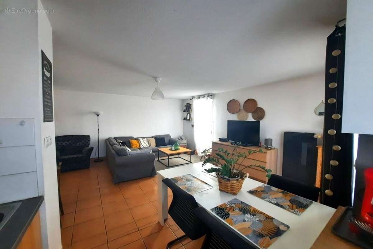 Appartement à LA SALVETAT-SAINT-GILLES