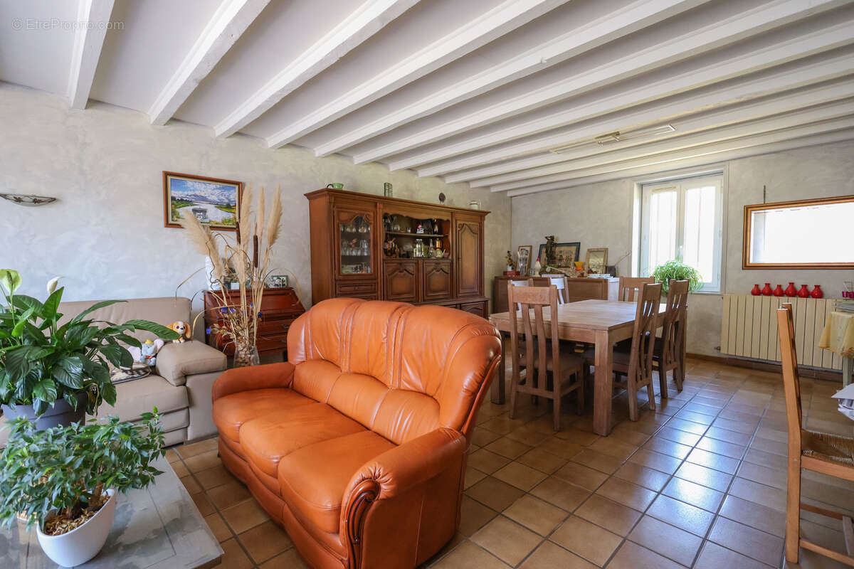 Maison à SAINT-BENIGNE