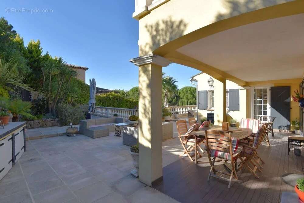 Maison à LES ADRETS-DE-L&#039;ESTEREL