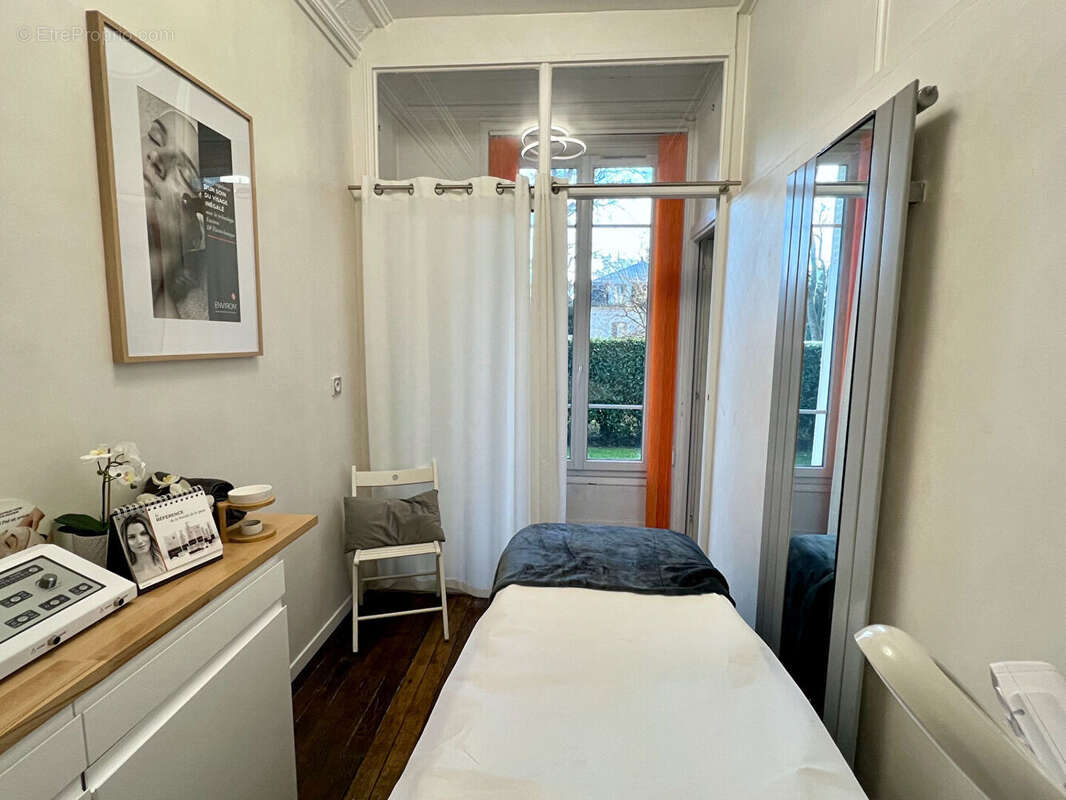 Commerce à ENGHIEN-LES-BAINS