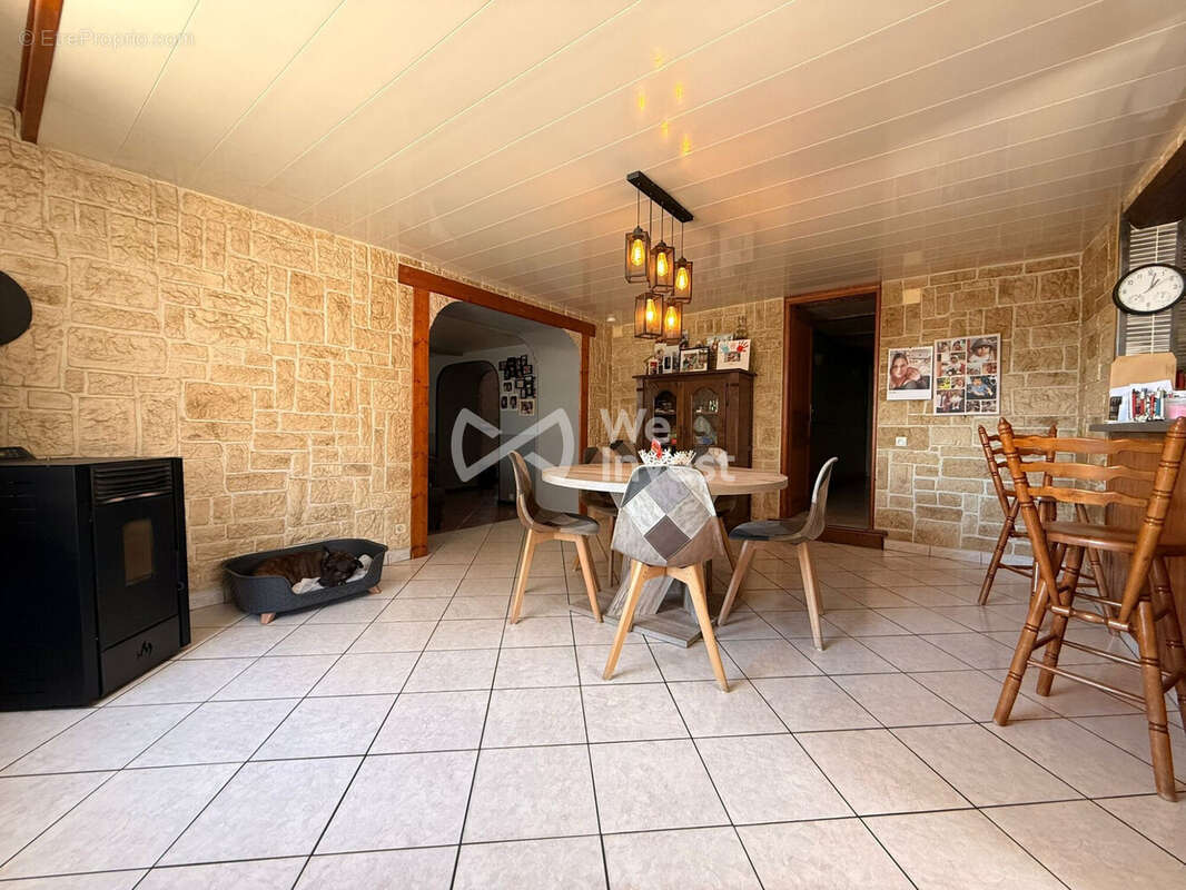 Maison 167 m² à Mouzay  - photo 6
