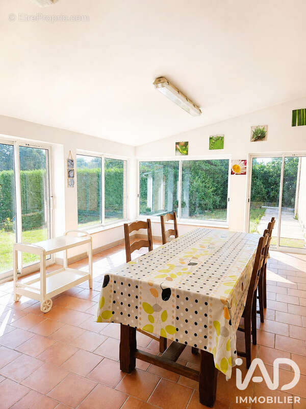 Maison 156 m² à Saint-Jory  - photo 4