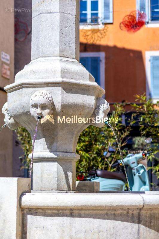 Appartement à ROQUEBRUNE-SUR-ARGENS