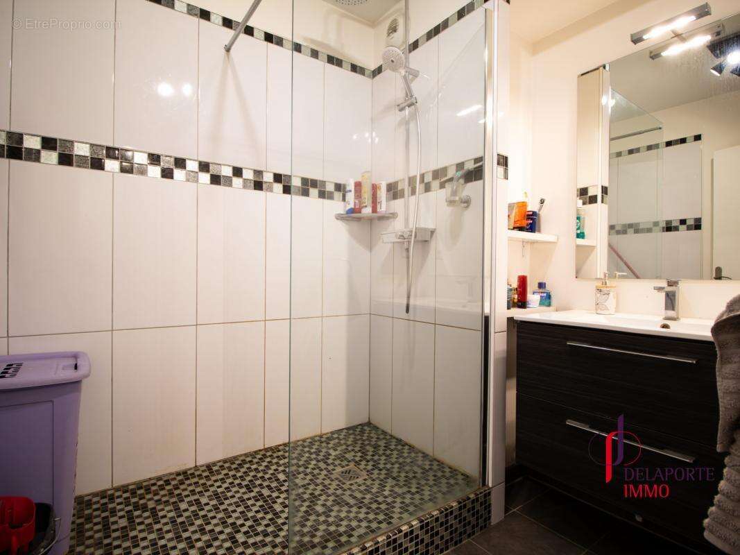 Appartement à MERY-SUR-OISE