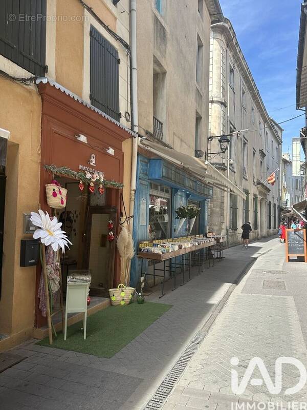 Photo 1 - Commerce à L'ISLE-SUR-LA-SORGUE