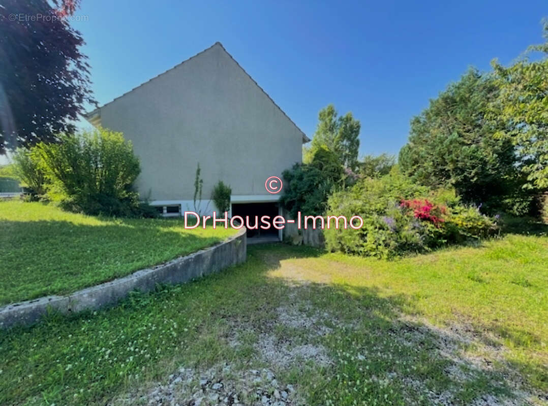 Maison à TREUZY-LEVELAY