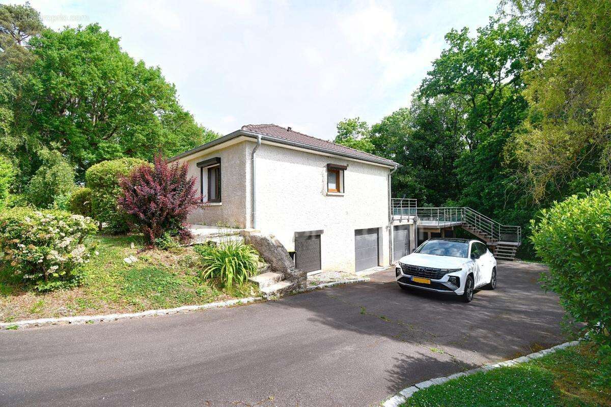 Cadre exceptionnel en lisière de forêt – Maison avec piscine à Pange - Terrain de 15 ares environ - photo 3