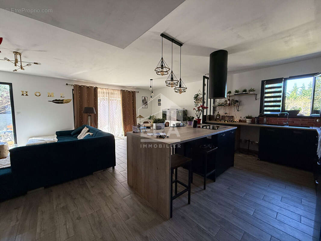 Maison à POURRIERES