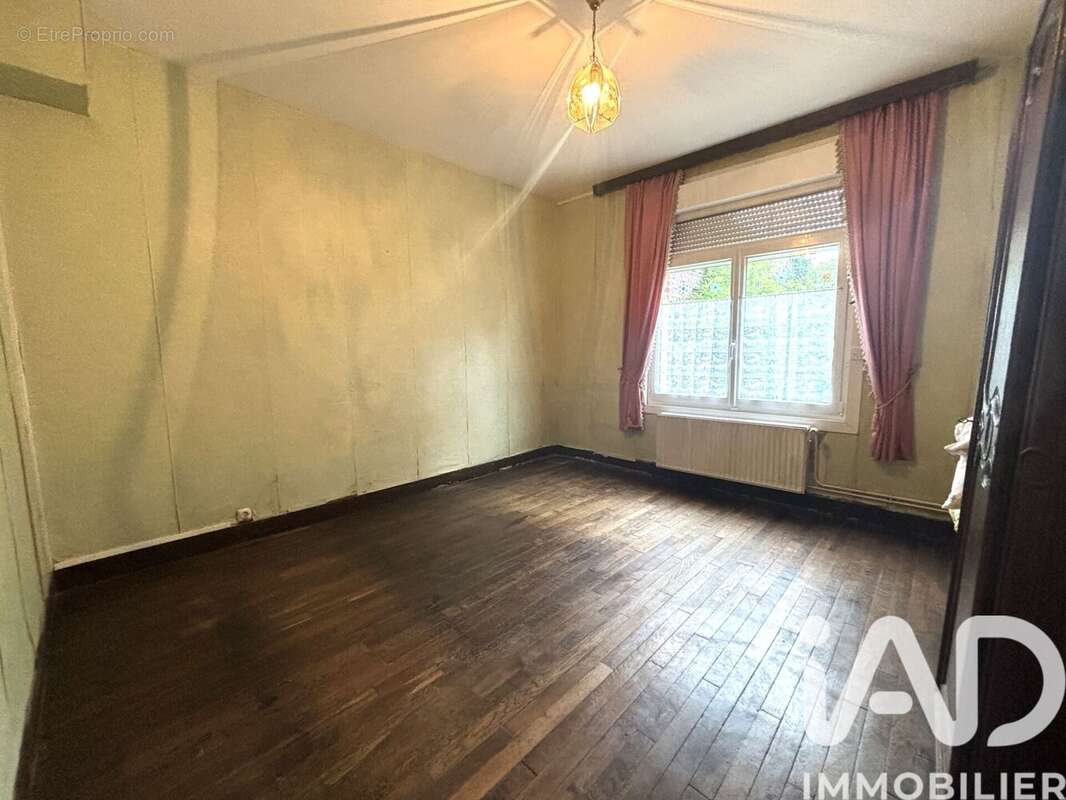 Maison 145 m² à Combles  - photo 9