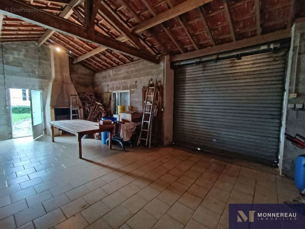 Maison à ROULLET-SAINT-ESTEPHE