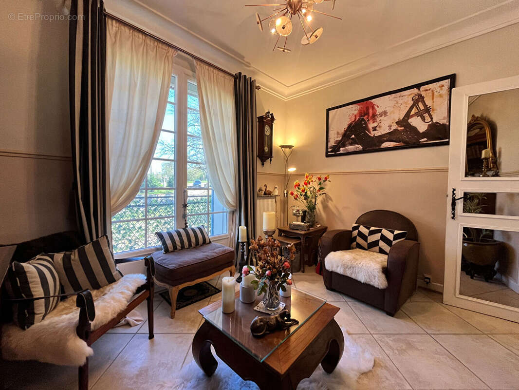 Maison à SAINTE-LIVRADE-SUR-LOT