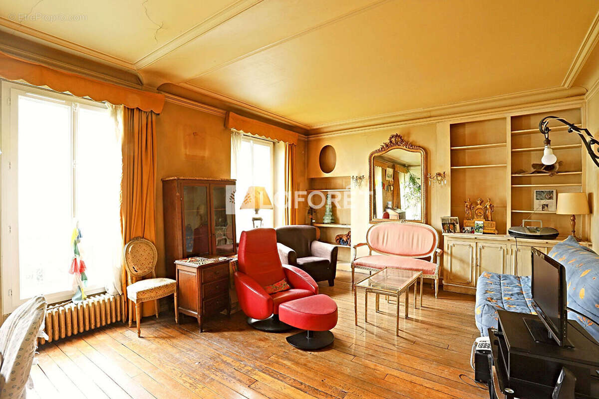 Appartement à PARIS-14E