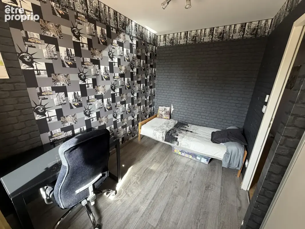 Maison rénovée avec un hectare de terrain - photo 8