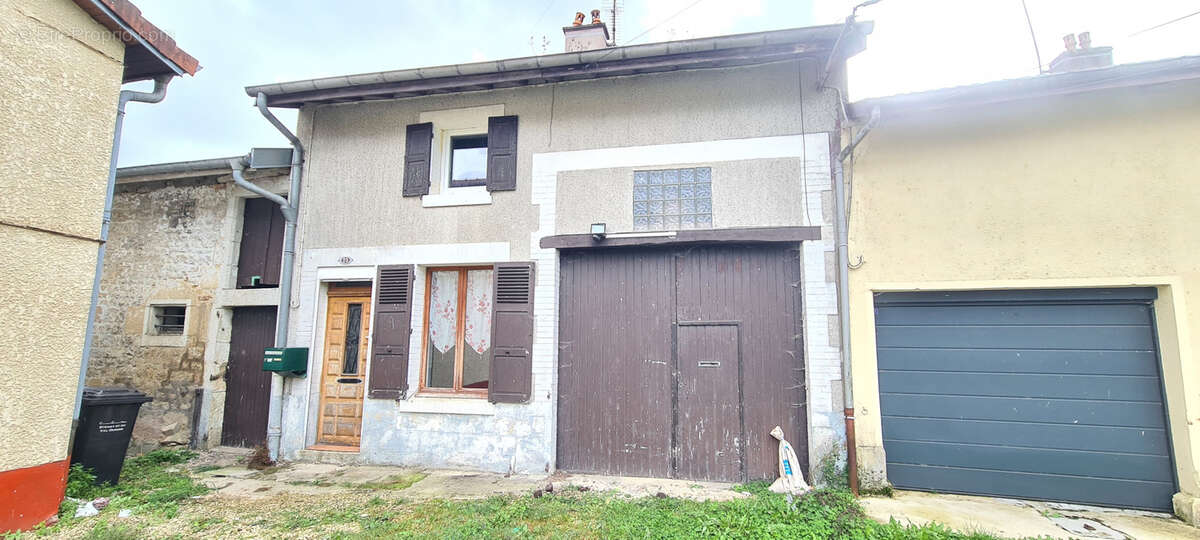 Maison à LINY-DEVANT-DUN