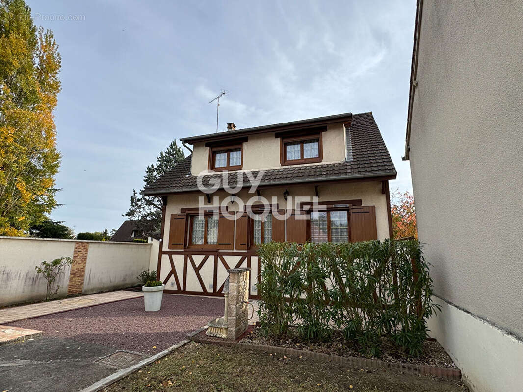 Maison à EZY-SUR-EURE