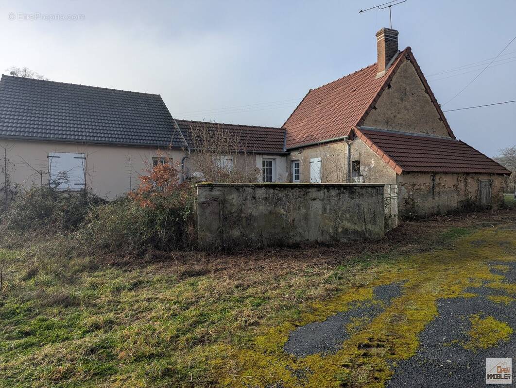 Maison à CROZON-SUR-VAUVRE