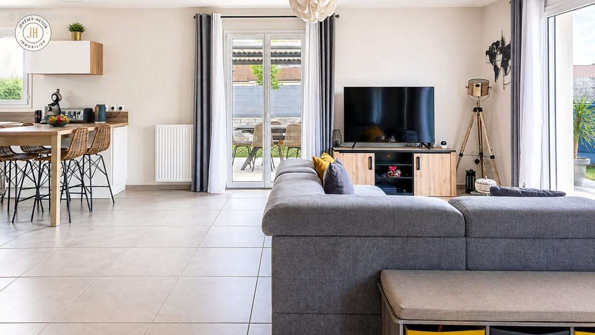 Maison à CHARVIEU-CHAVAGNEUX