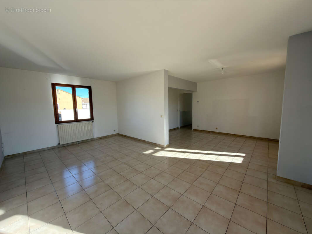 Maison à SAINT-QUENTIN-LA-POTERIE