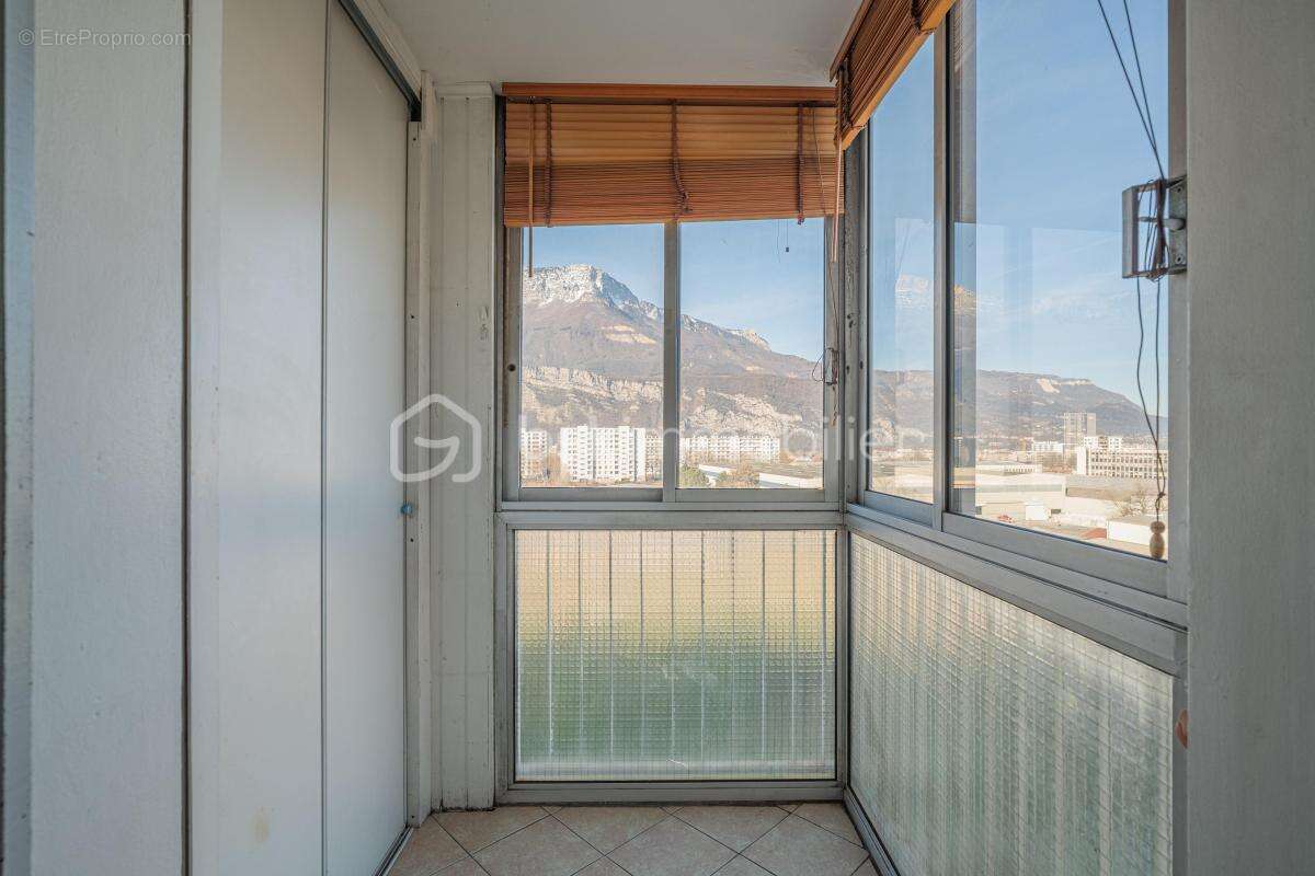 Appartement à LE PONT-DE-CLAIX