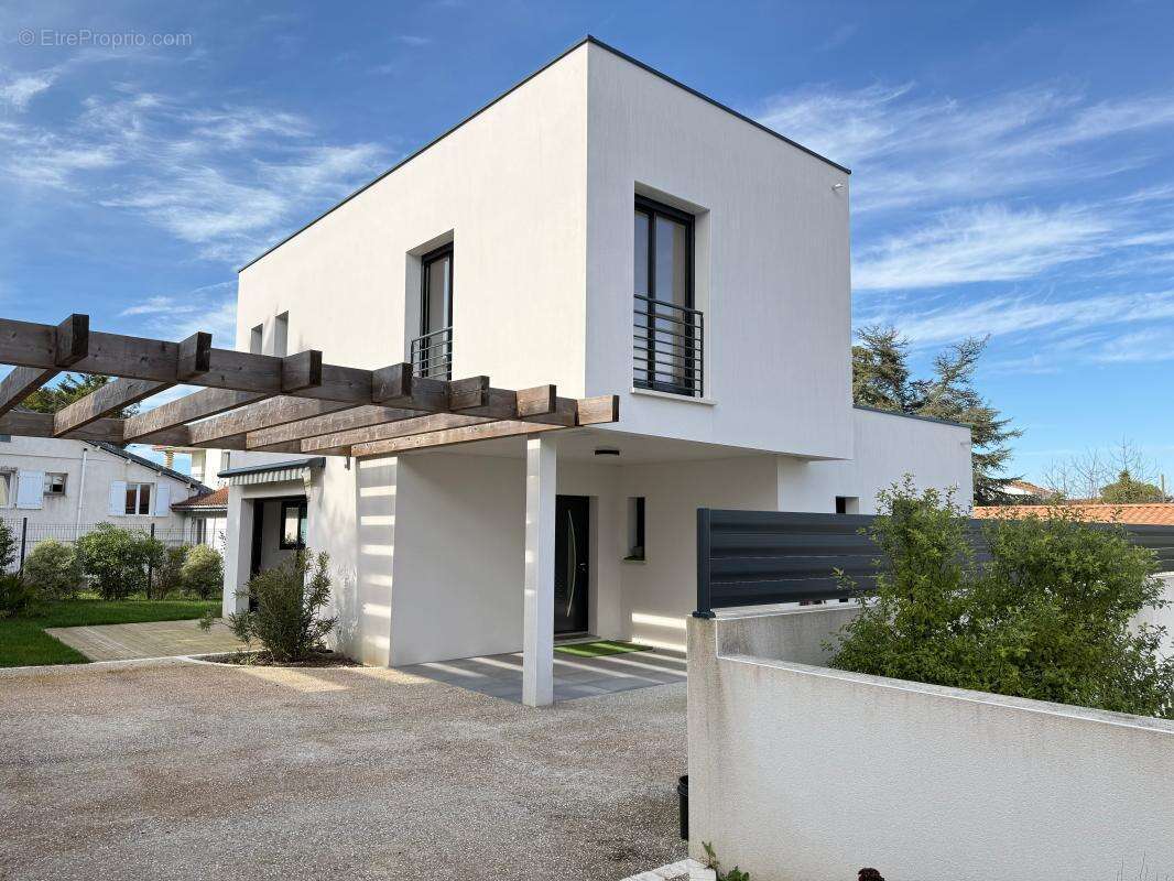 Maison à VAUX-SUR-MER