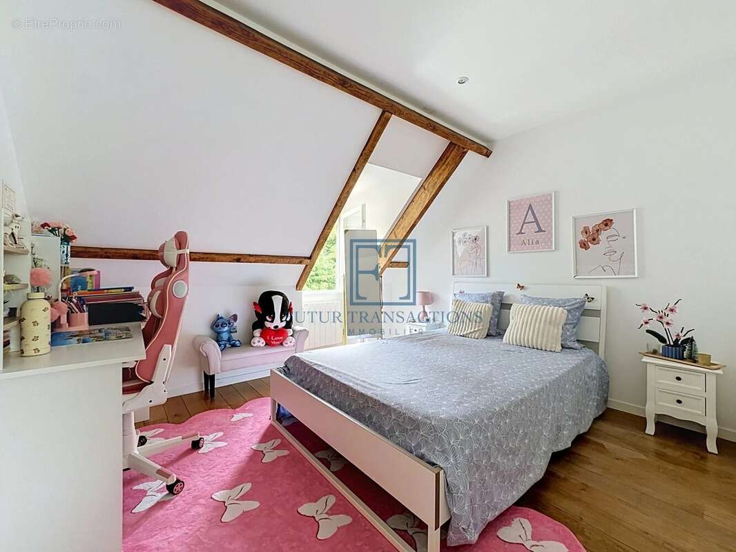Maison spacieuse et moderne avec piscine à Élancourt Village - photo 11
