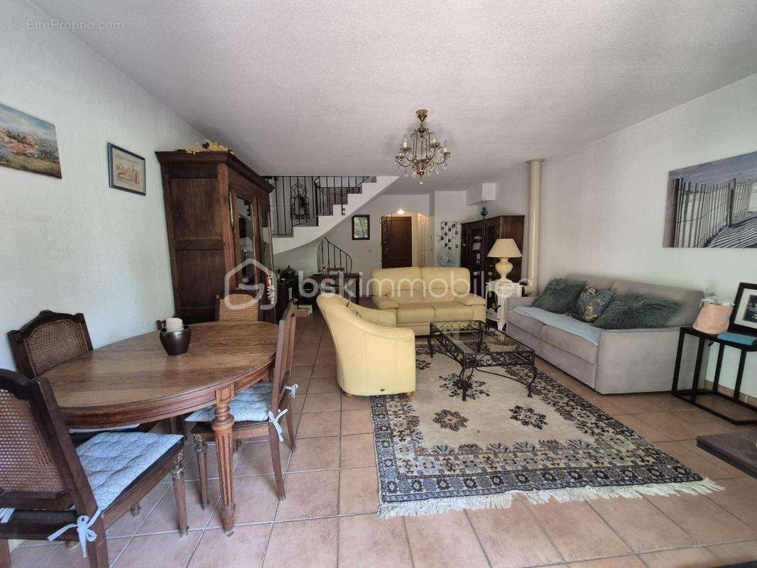 Maison à CARQUEIRANNE