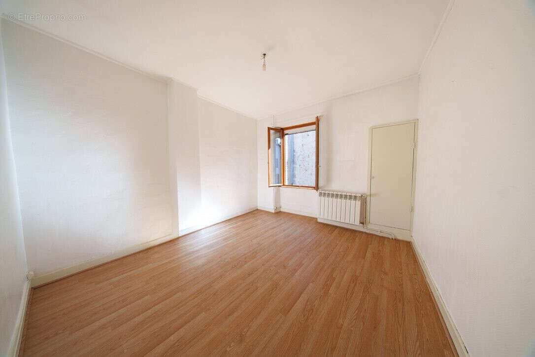 Maison 69 m² à Aigueperse  - photo 6