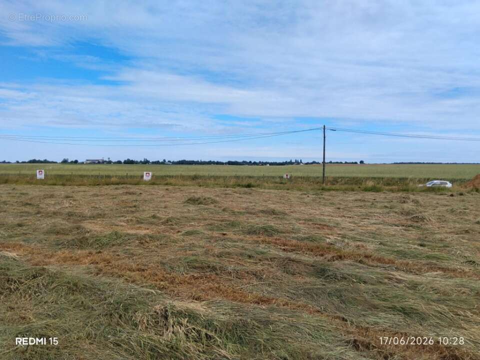 Terrain 1110 m² à Crestot  - photo 2