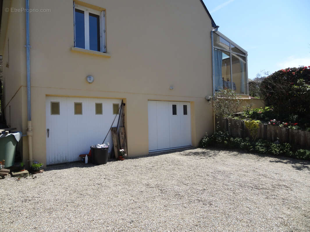 Maison 91 m2 avec logement indépendant, jardin et deux garages   Rostrenen - photo 12