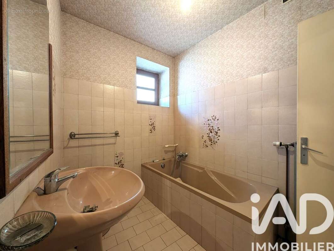 Maison 156 m² à Saint-Felicien  - photo 9