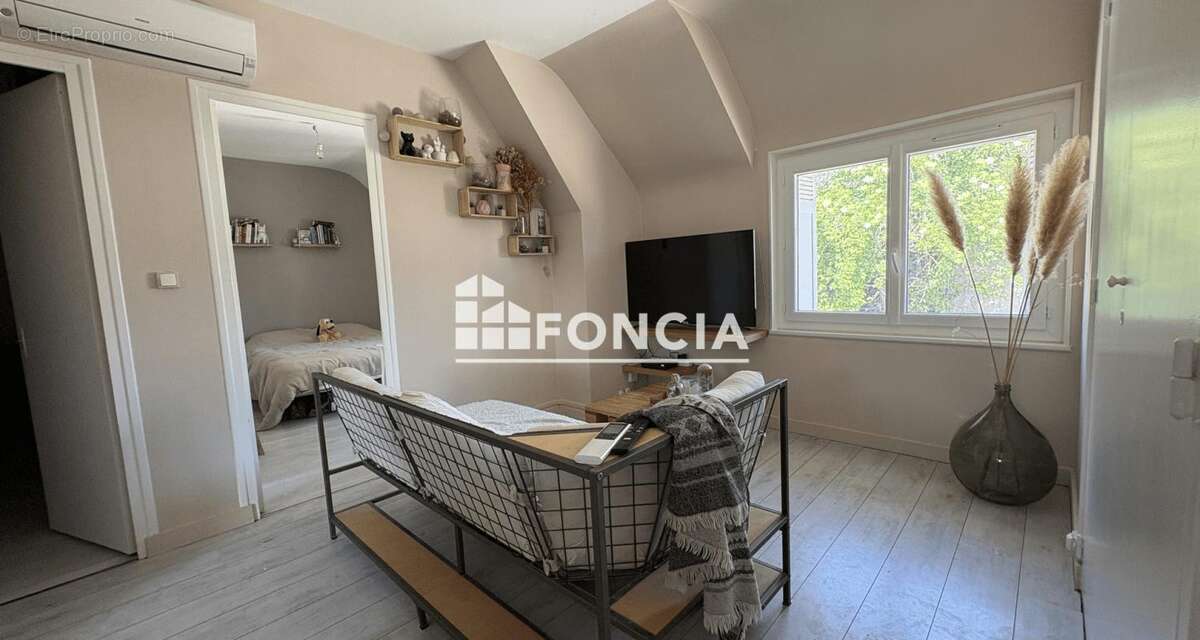 Appartement à SAINT-AY