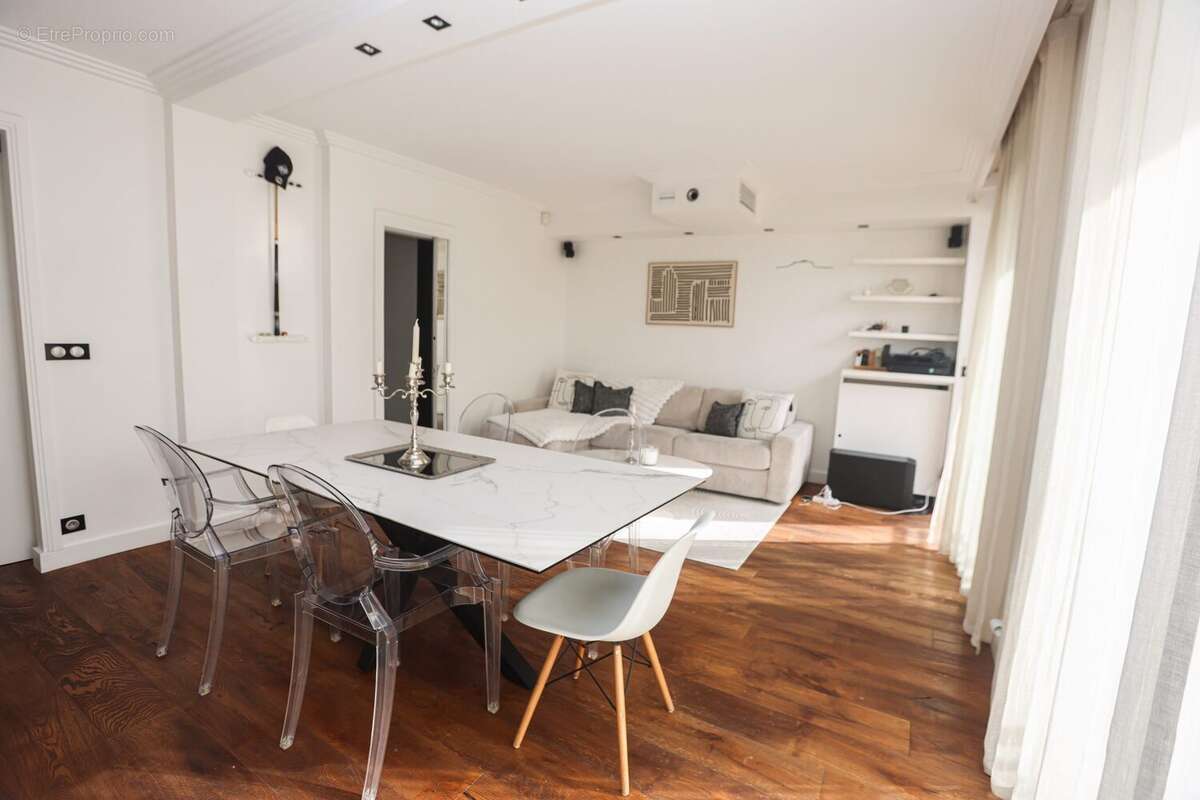 Appartement à NEUILLY-SUR-SEINE