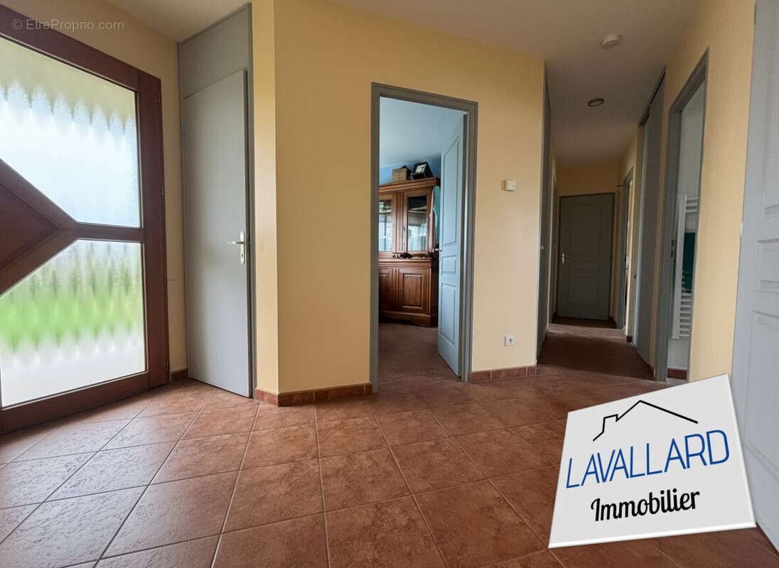 Maison à HORNOY-LE-BOURG