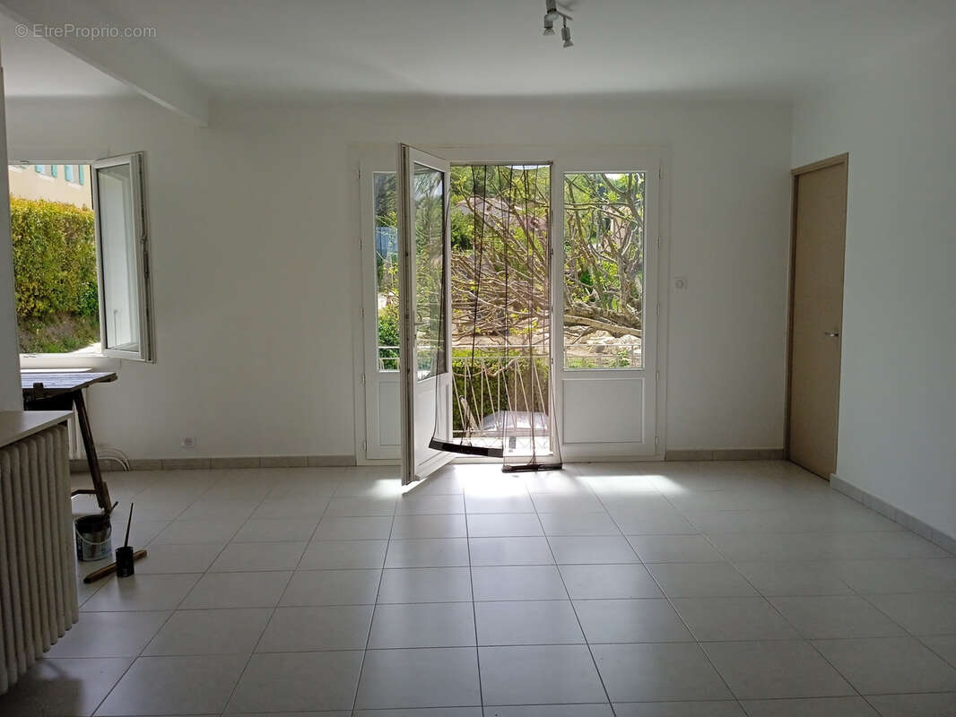 Maison avec fort potentiel sur 2 133 m2 de terrain constructible et divisible - photo 19