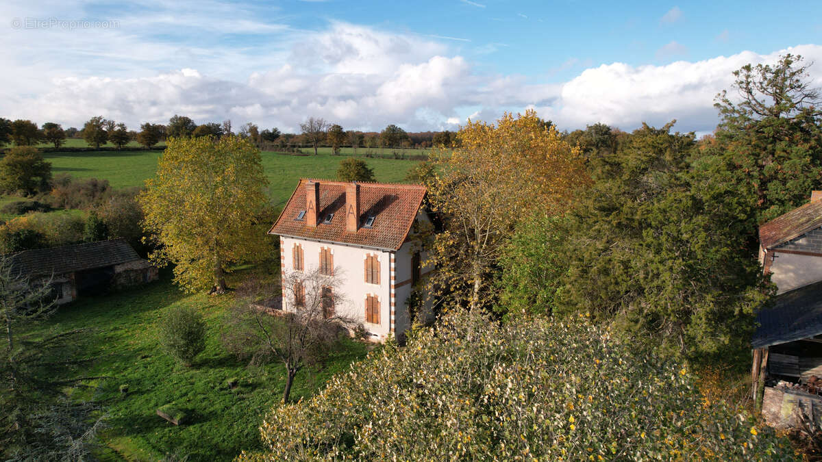 Maison à LA CHAPELAUDE