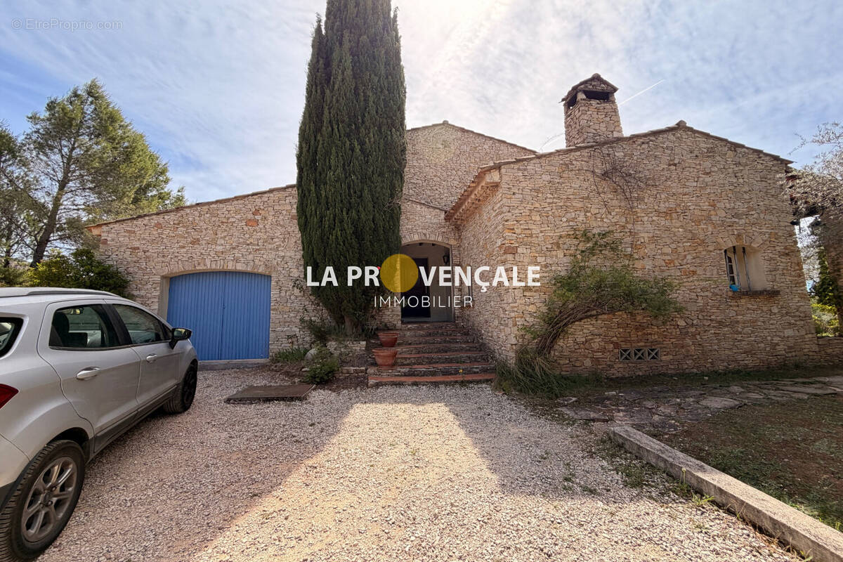 Maison à CHATEAUNEUF-LE-ROUGE