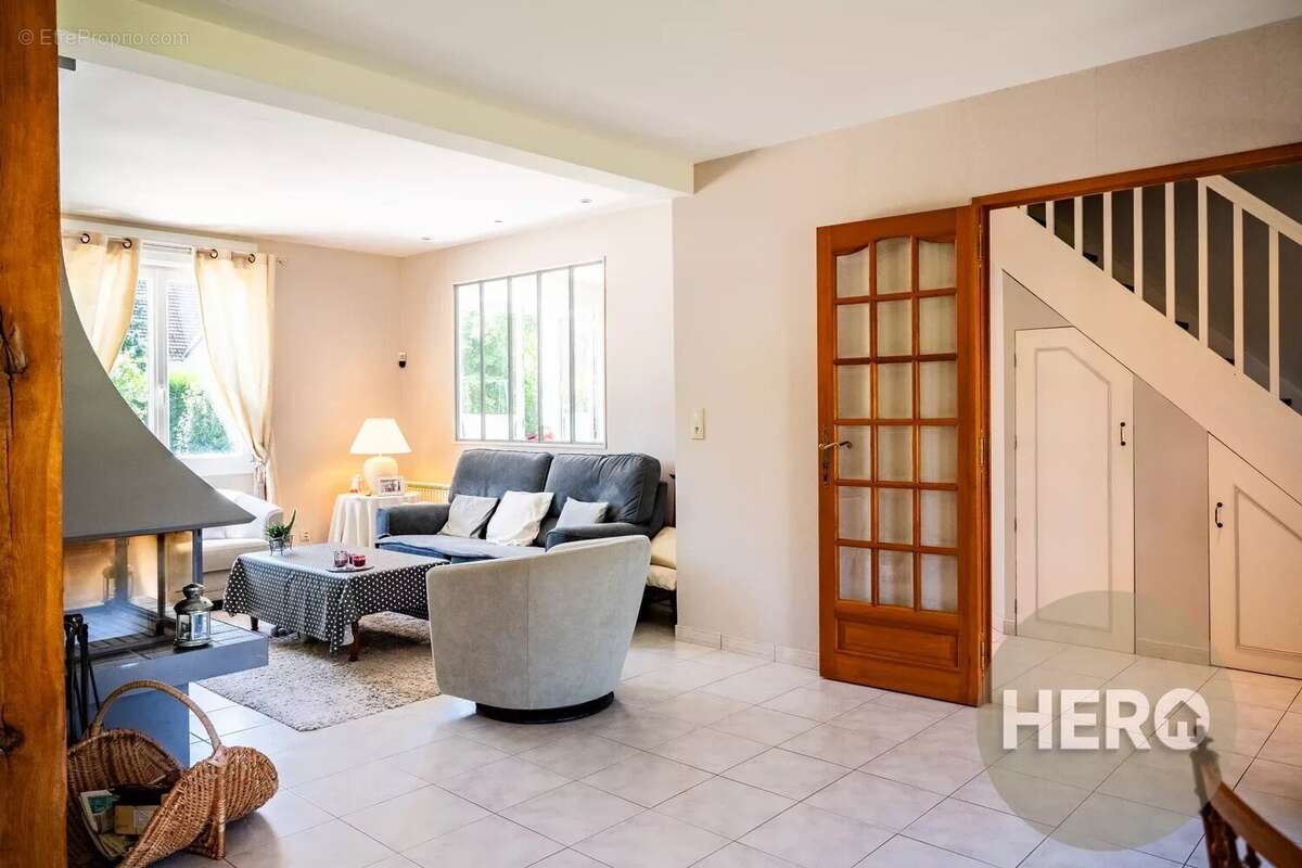 Maison à LE TREMBLAY-SUR-MAULDRE