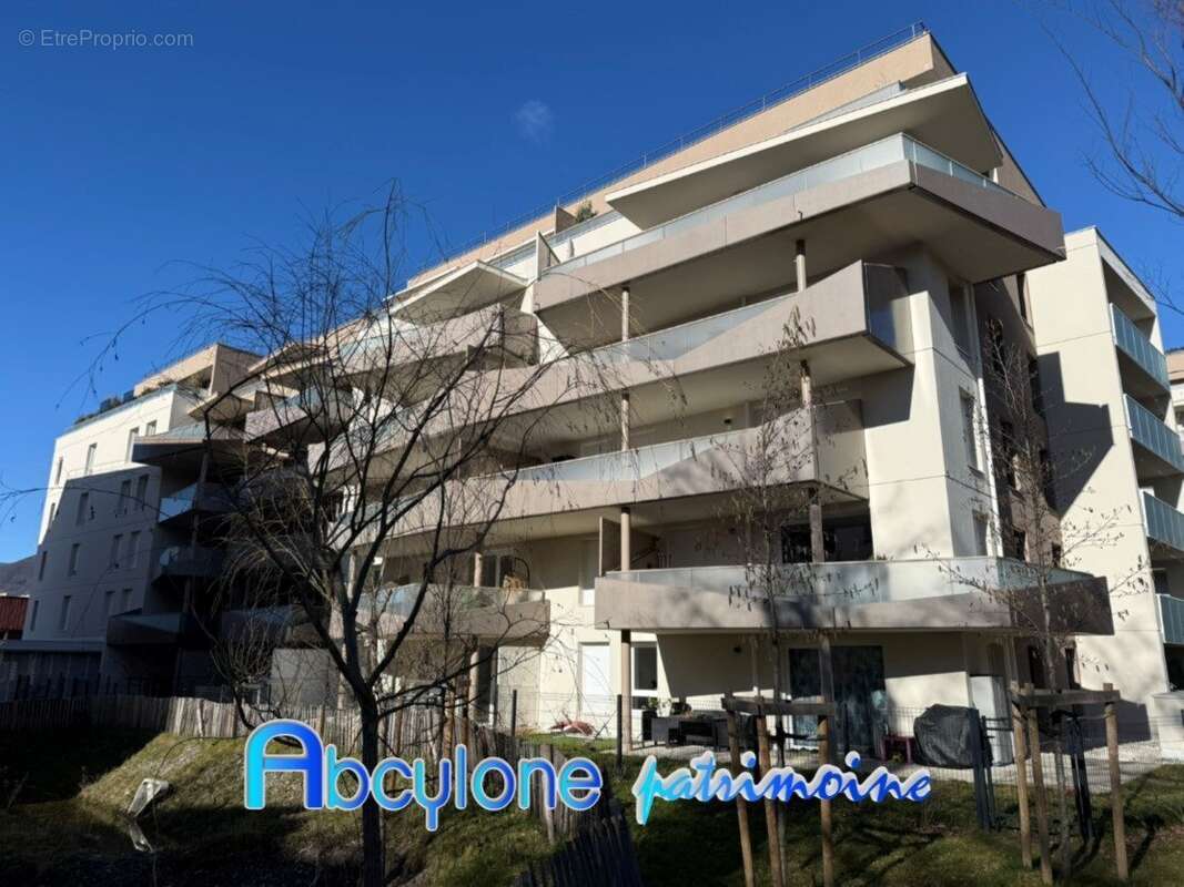Appartement à MEYLAN